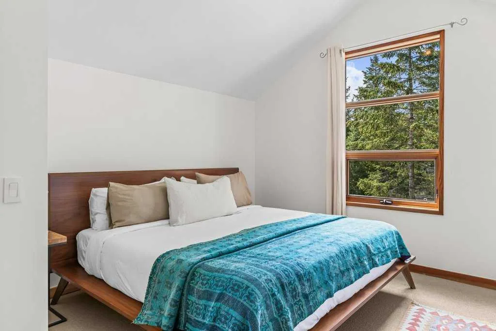 24 Blue Grouse Ridge
