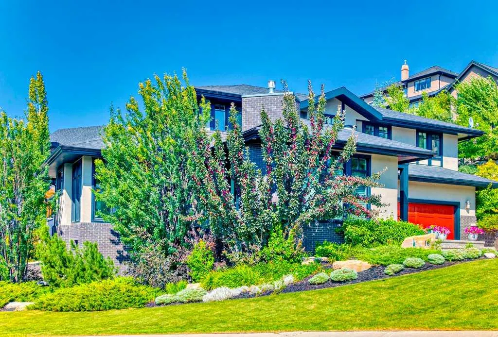 16 Spring Valley Way SW