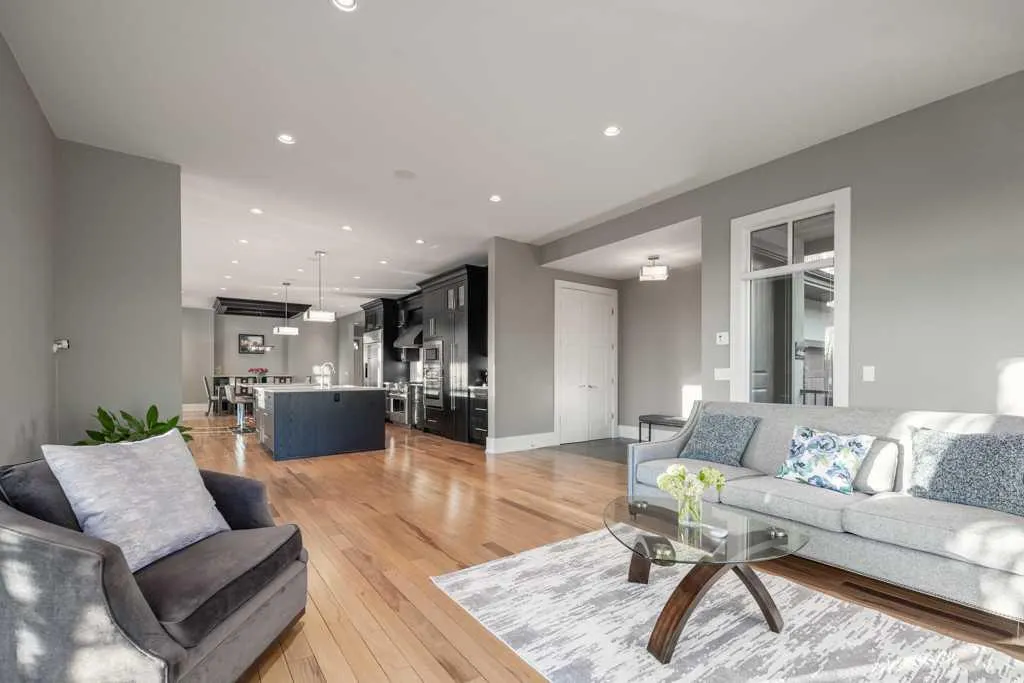 16 Spring Valley Way SW