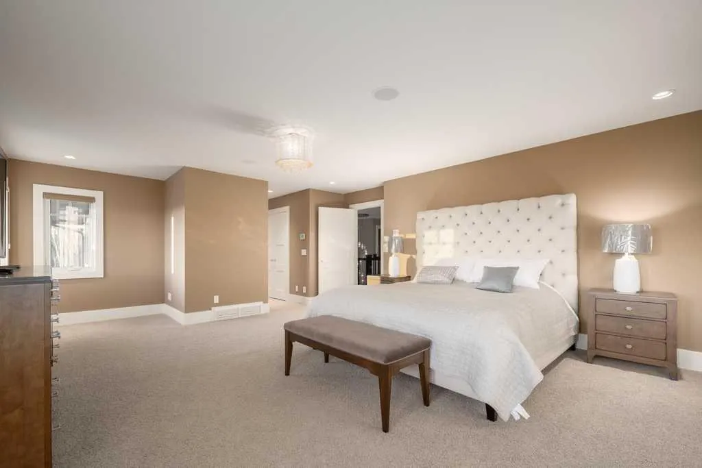 16 Spring Valley Way SW
