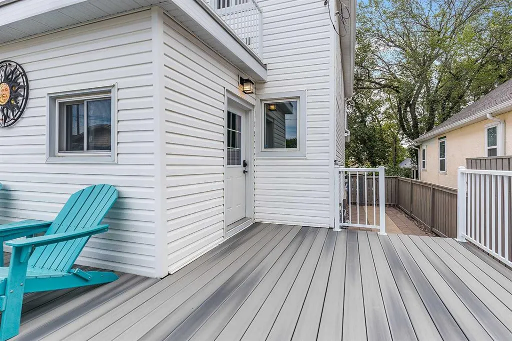 42 4 Street SE
