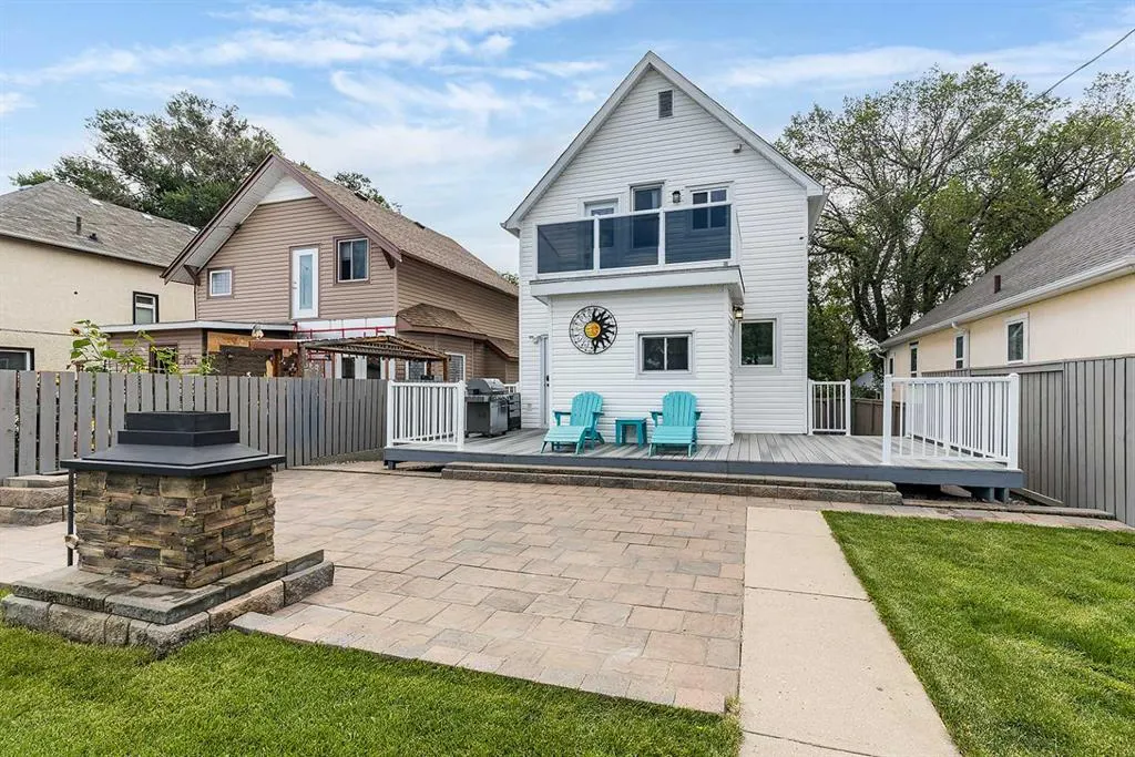 42 4 Street SE