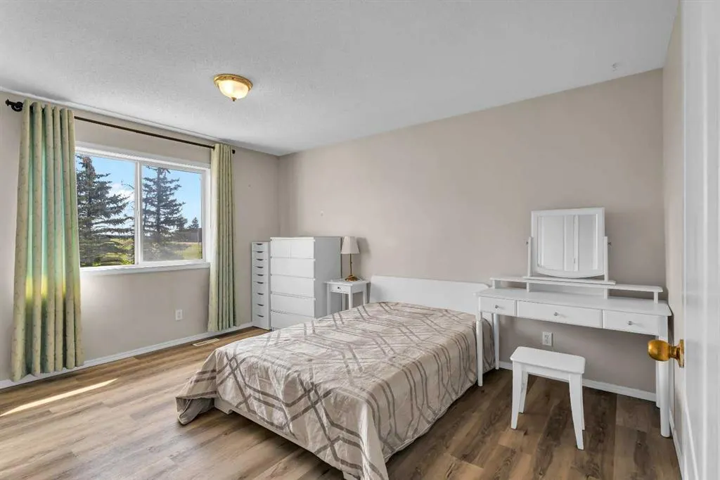 14 Arbour Stone Rise NW
