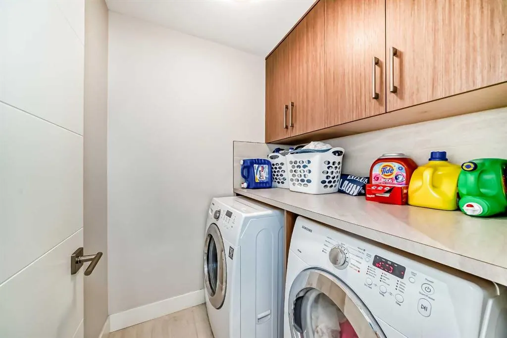 924 3 Avenue NW, #2
