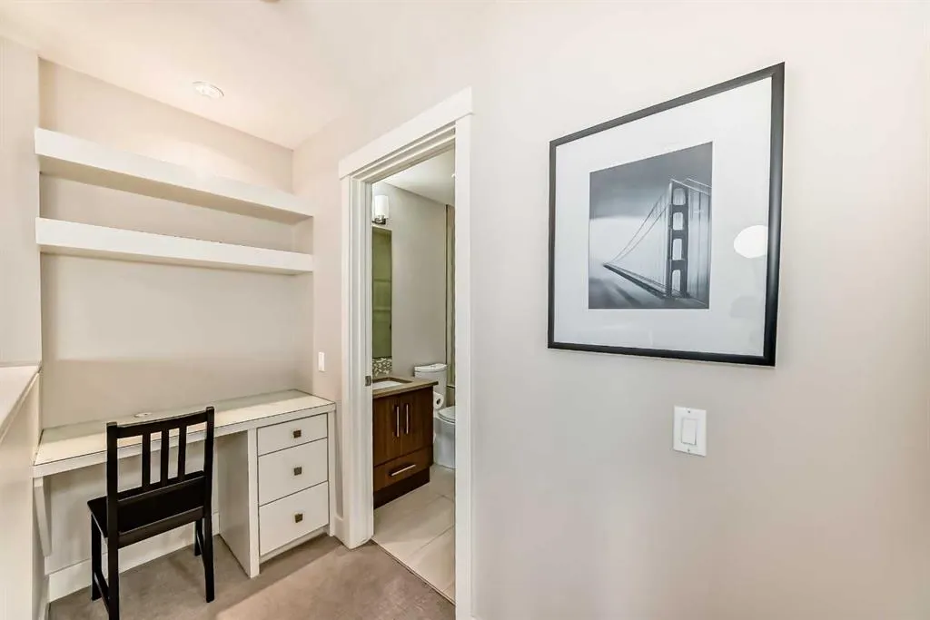 924 3 Avenue NW, #2