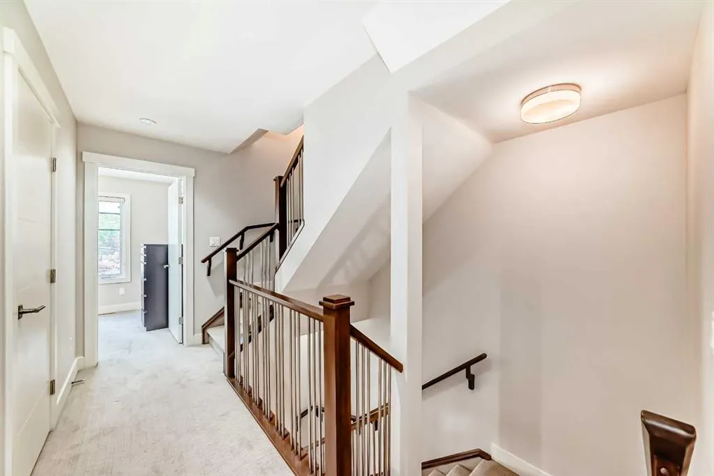 924 3 Avenue NW, #2