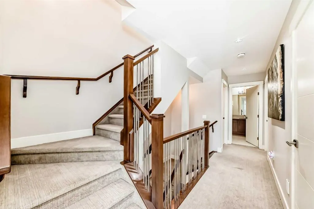 924 3 Avenue NW, #2