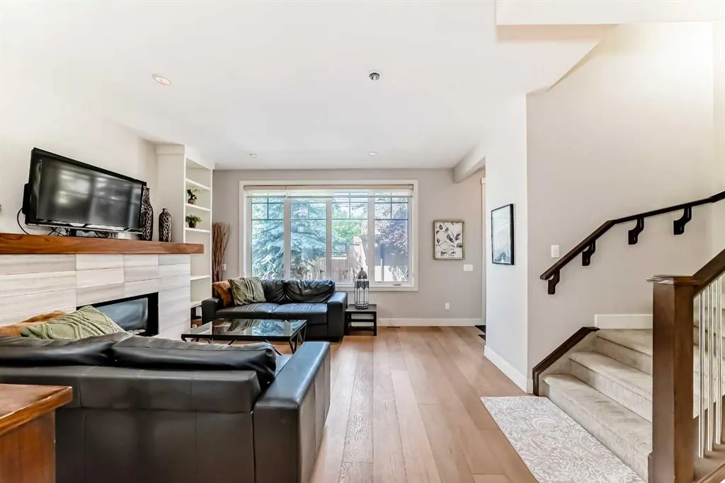 924 3 Avenue NW, #2