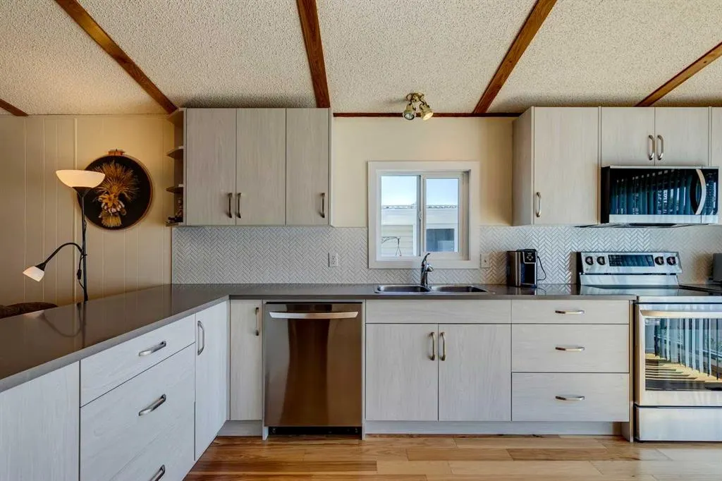 99 Arbour Lake Road NW, #101