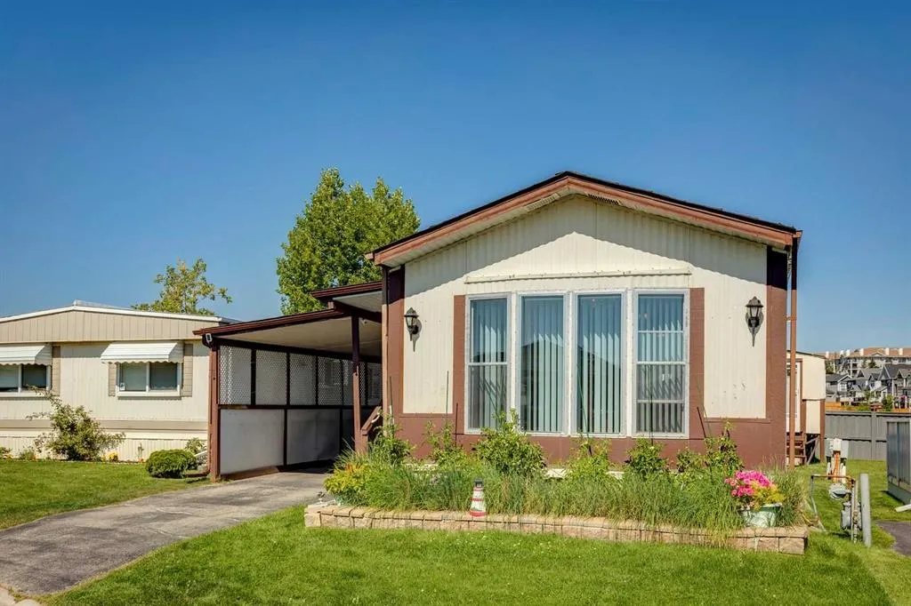 99 Arbour Lake Road NW, #101