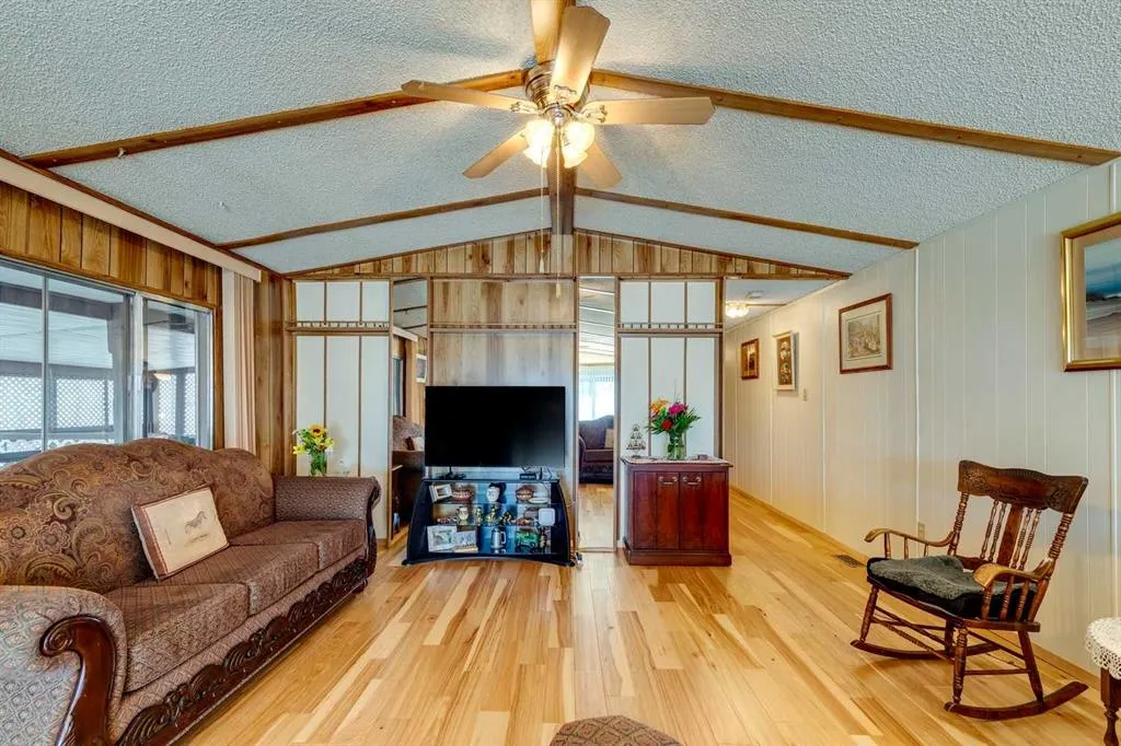 99 Arbour Lake Road NW, #101