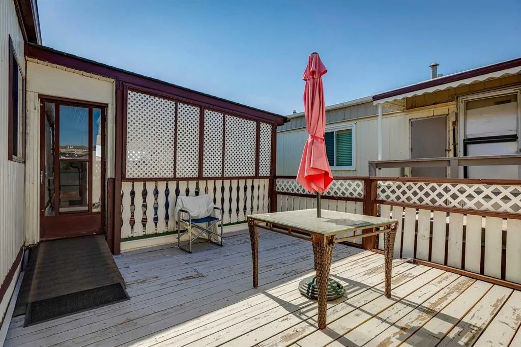 99 Arbour Lake Road NW, #101