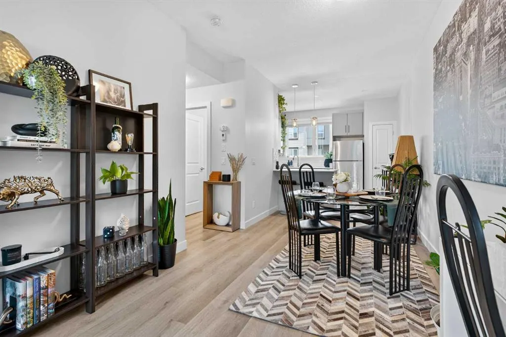 16 Evanscrest Park NW, #104