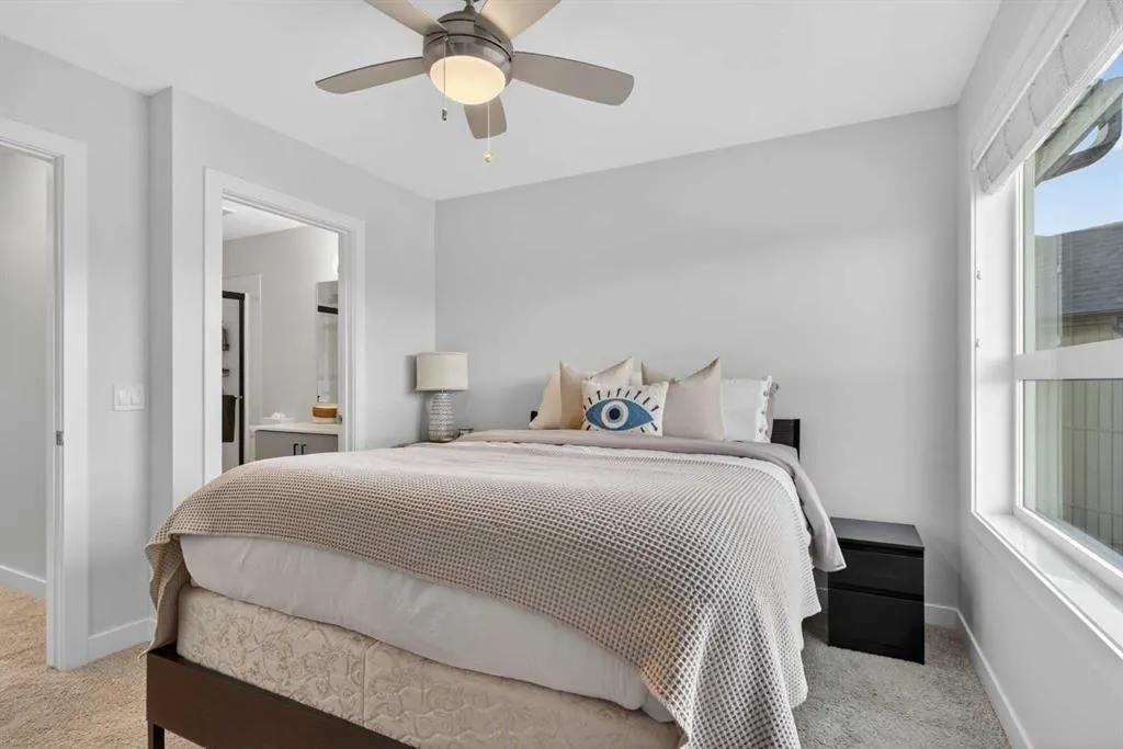 16 Evanscrest Park NW, #104