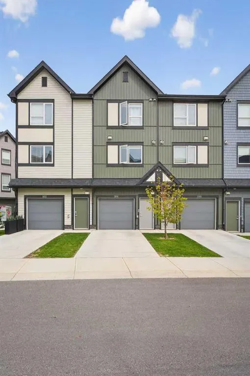 16 Evanscrest Park NW, #104