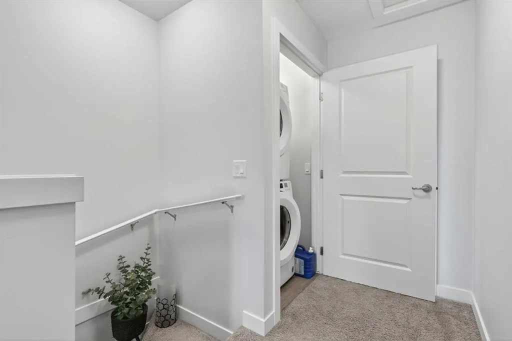 16 Evanscrest Park NW, #104