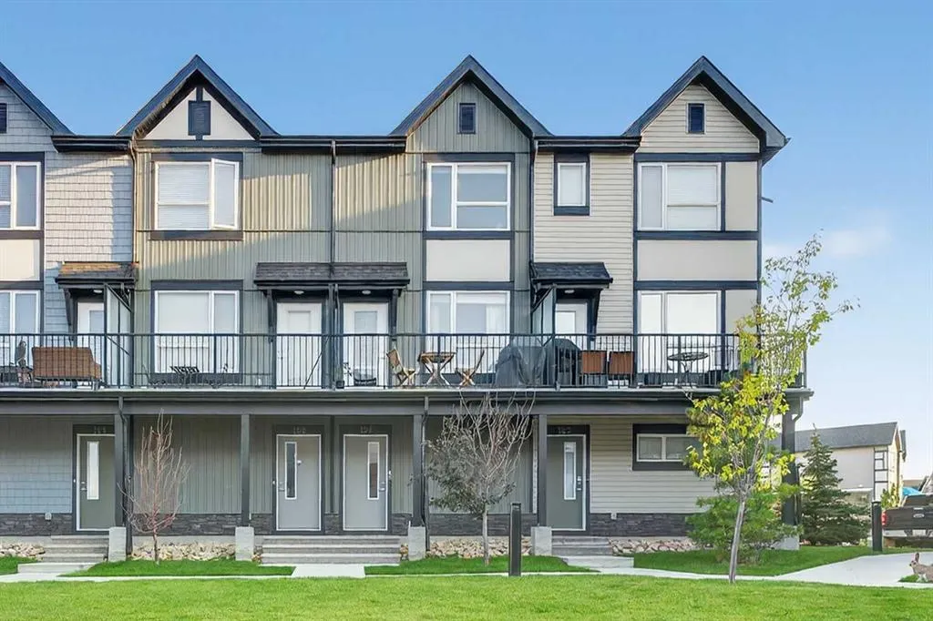 16 Evanscrest Park NW, #104