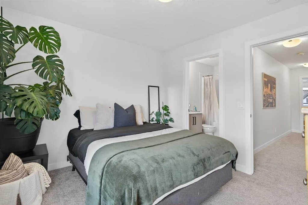 16 Evanscrest Park NW, #104