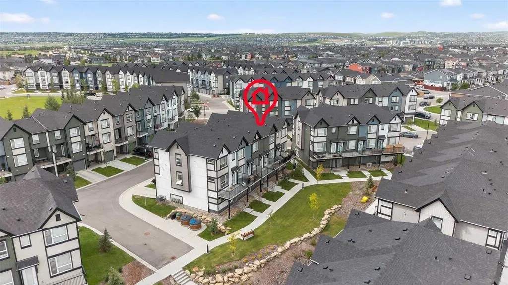 16 Evanscrest Park NW, #104