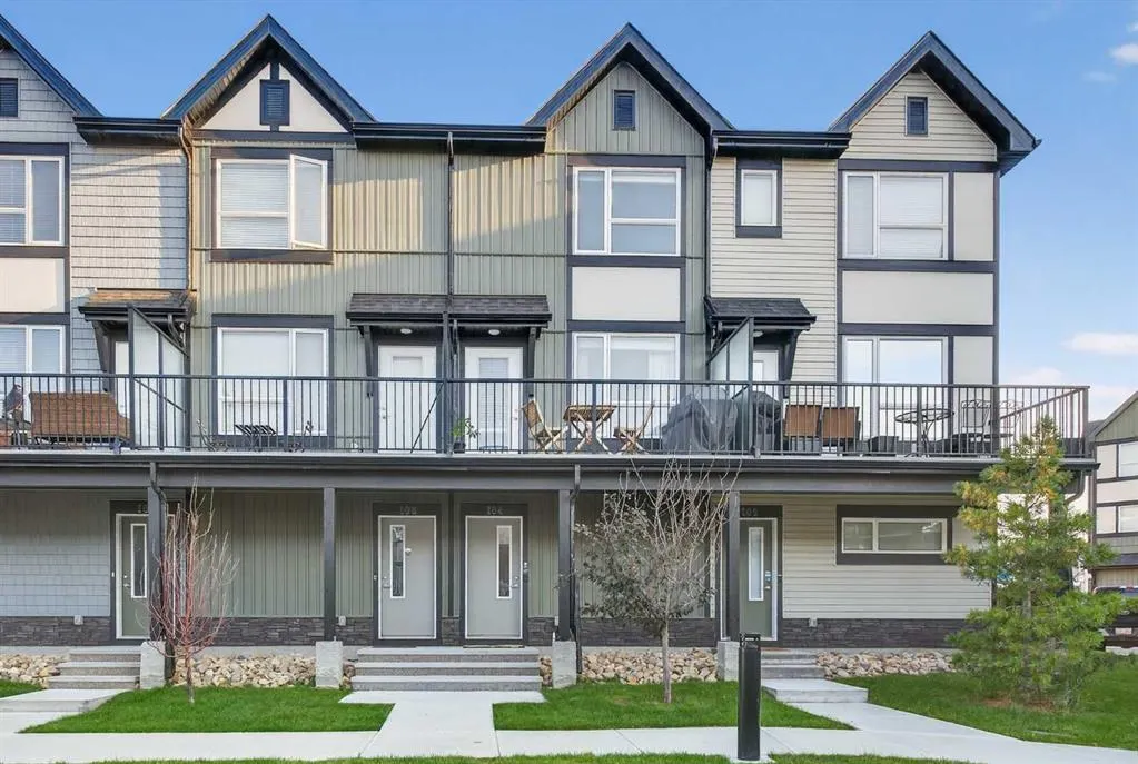 16 Evanscrest Park NW, #104