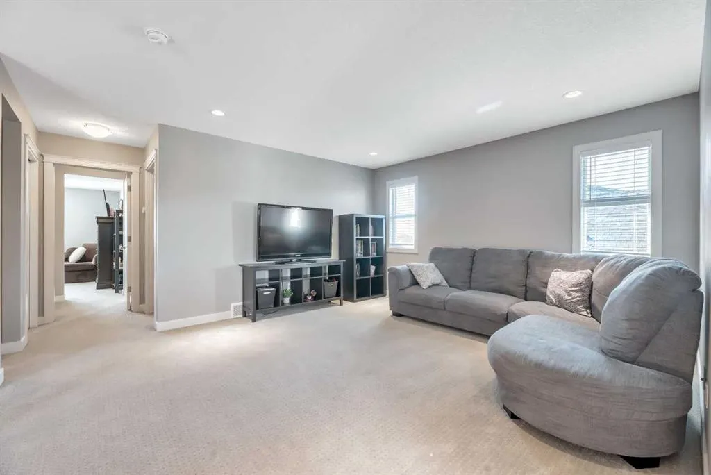 21 Ranchers Crescent