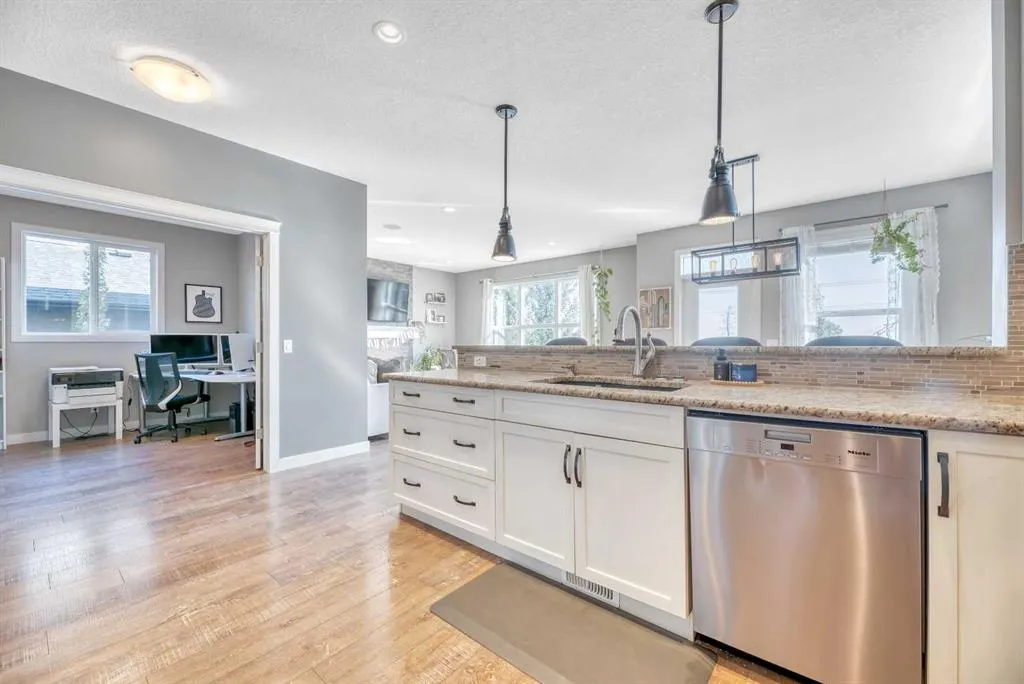 21 Ranchers Crescent