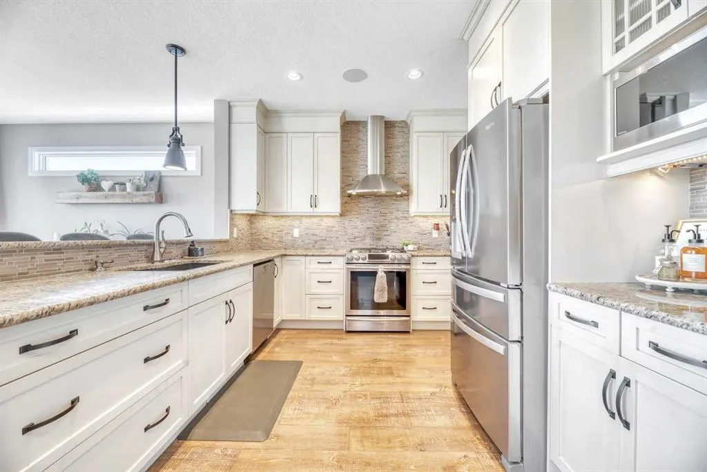 21 Ranchers Crescent