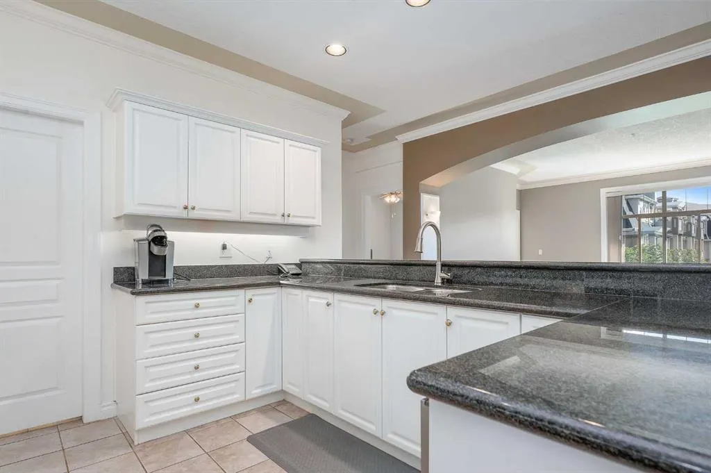 60 24 Avenue SW, #401