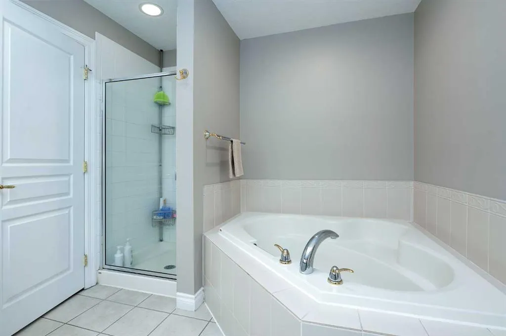 60 24 Avenue SW, #401
