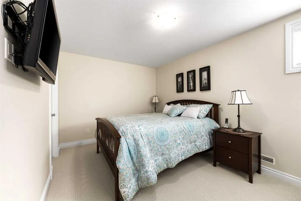 100 Cooper's Common SW, #137