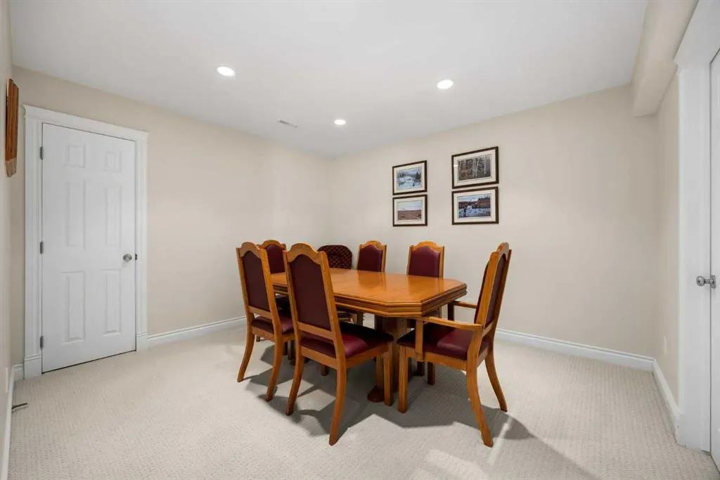 100 Cooper's Common SW, #137