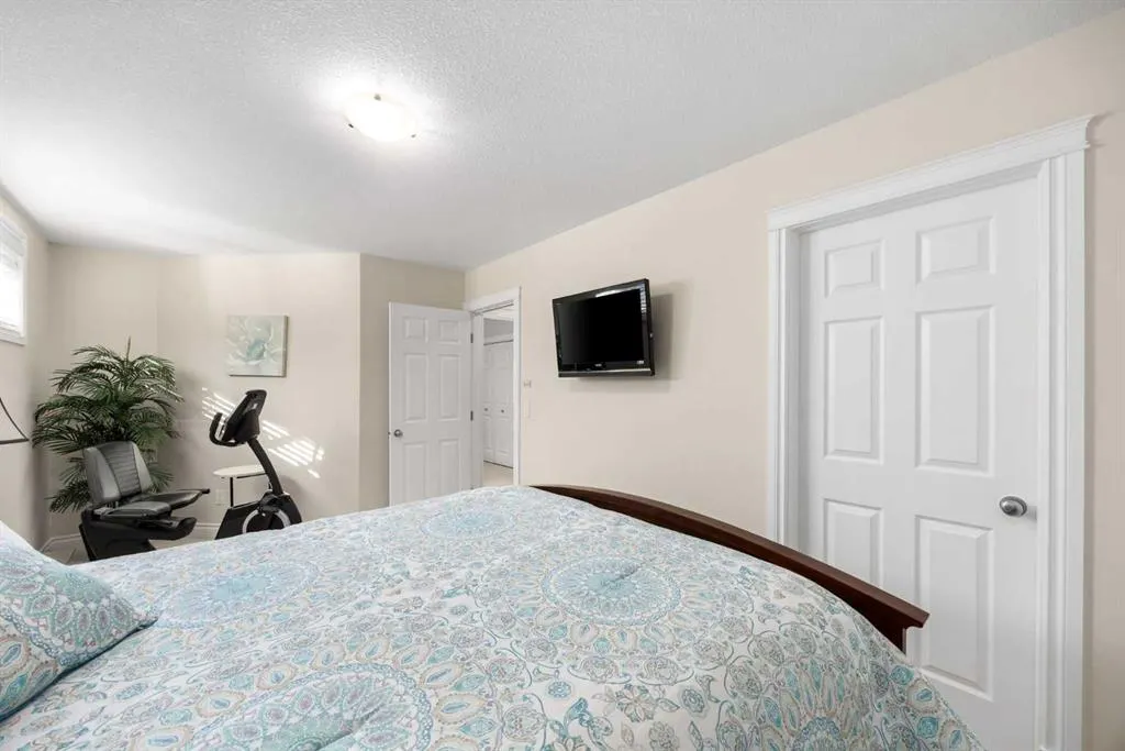 100 Cooper's Common SW, #137