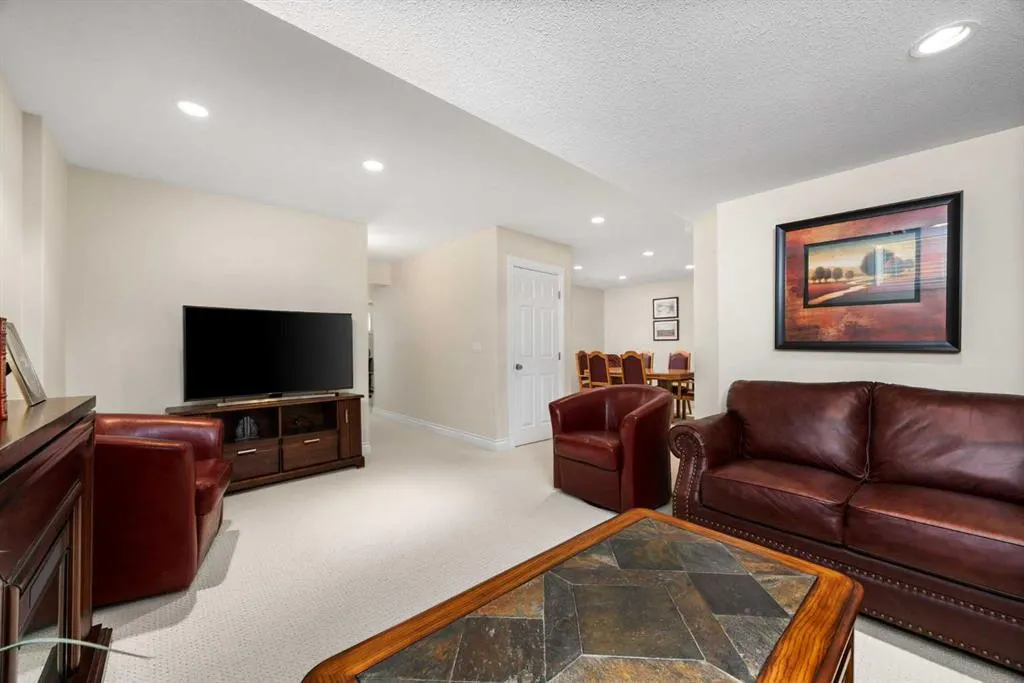 100 Cooper's Common SW, #137
