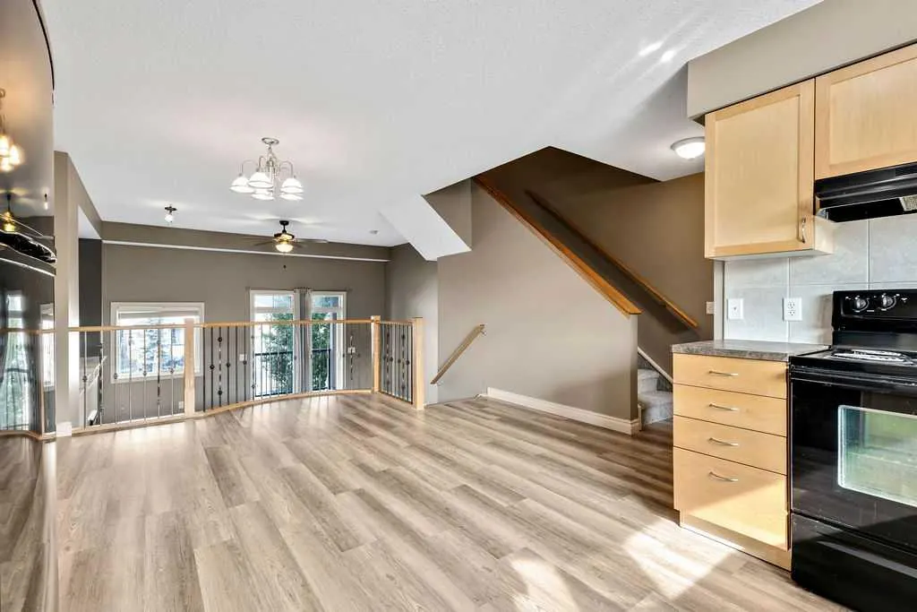 131 Strathcona Circle