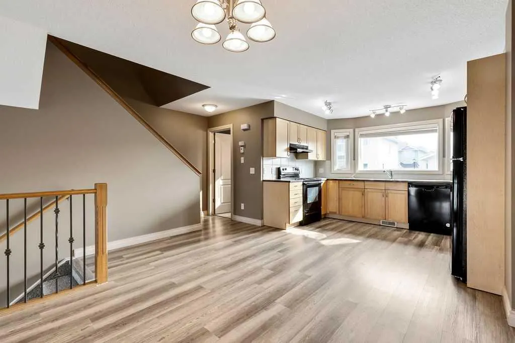 131 Strathcona Circle