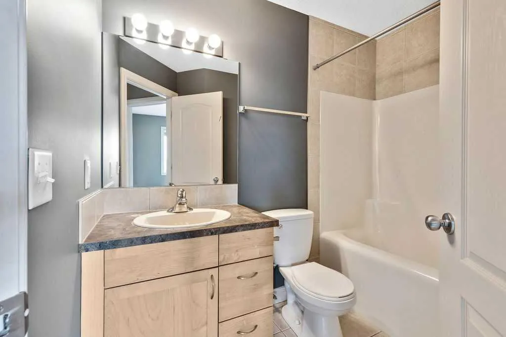 131 Strathcona Circle