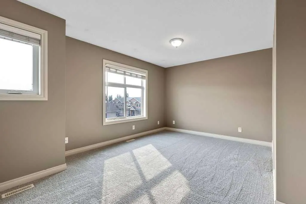 131 Strathcona Circle
