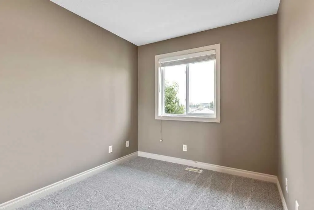 131 Strathcona Circle