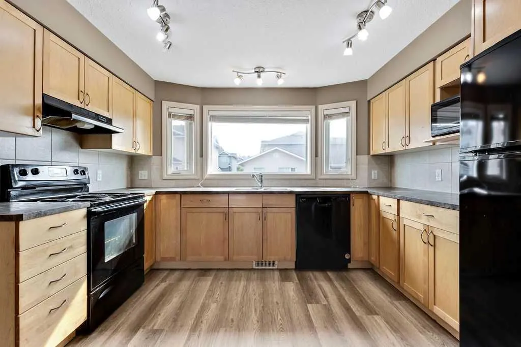 131 Strathcona Circle