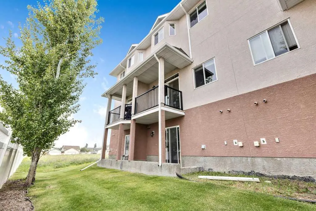 131 Strathcona Circle