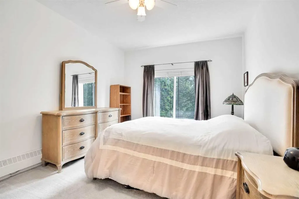 20 Discovery Ridge Close SW, #323