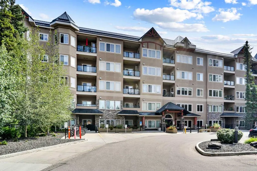20 Discovery Ridge Close SW, #323