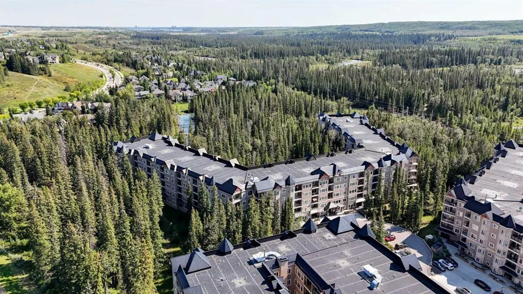 20 Discovery Ridge Close SW, #323