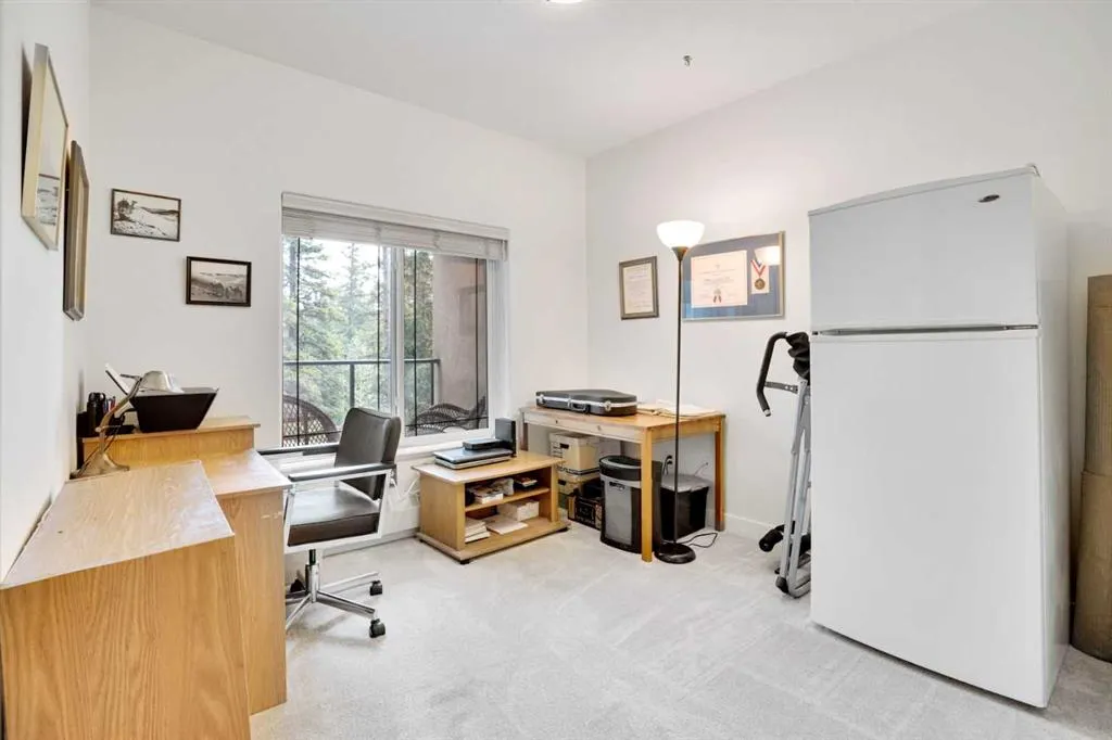 20 Discovery Ridge Close SW, #323