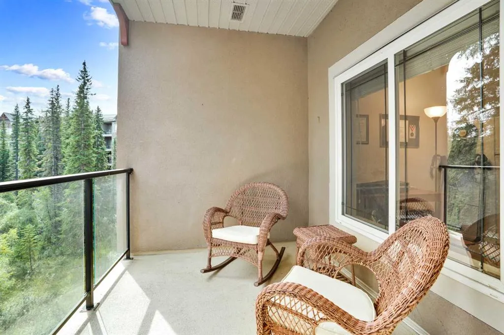 20 Discovery Ridge Close SW, #323