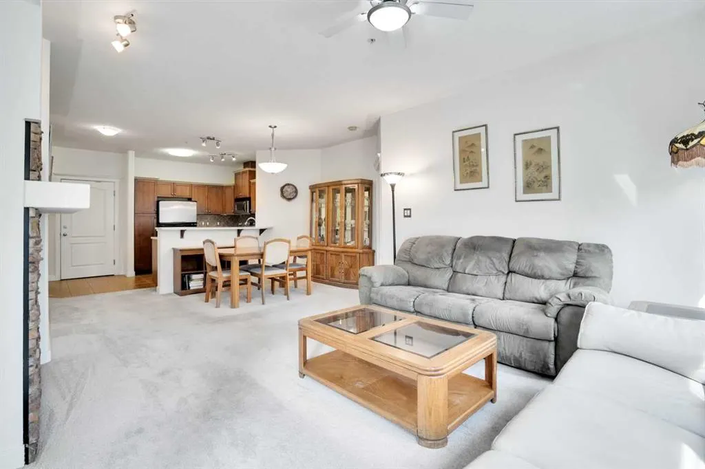 20 Discovery Ridge Close SW, #323