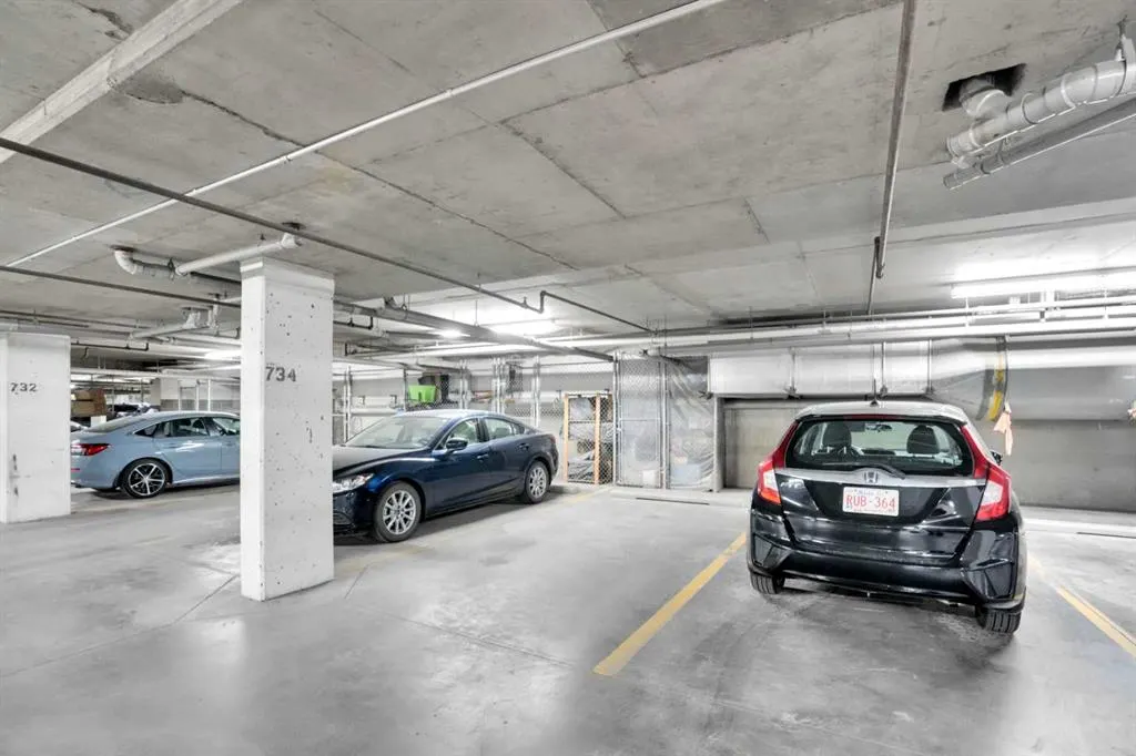 20 Discovery Ridge Close SW, #323