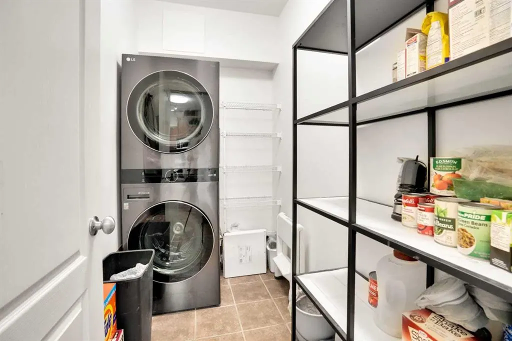 20 Discovery Ridge Close SW, #323