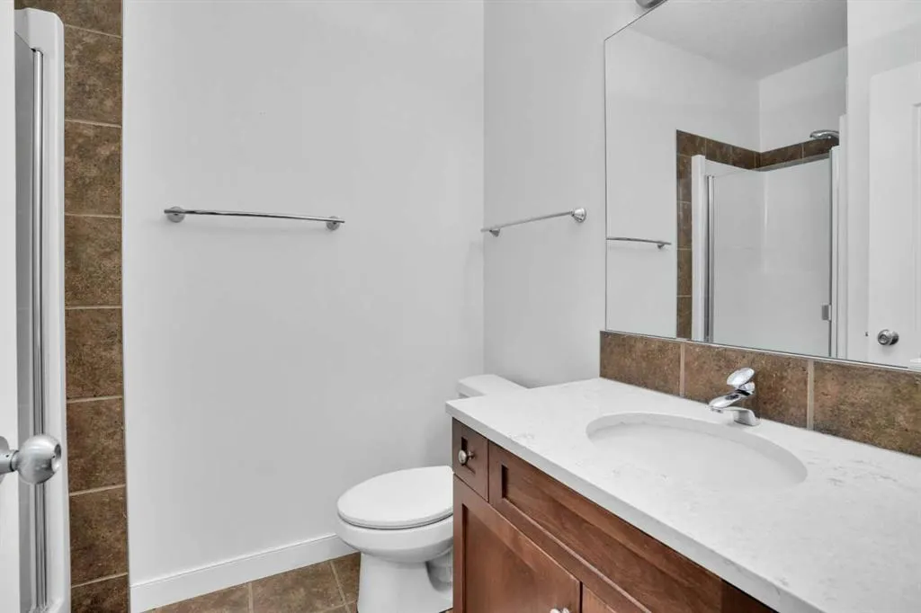 20 Discovery Ridge Close SW, #323