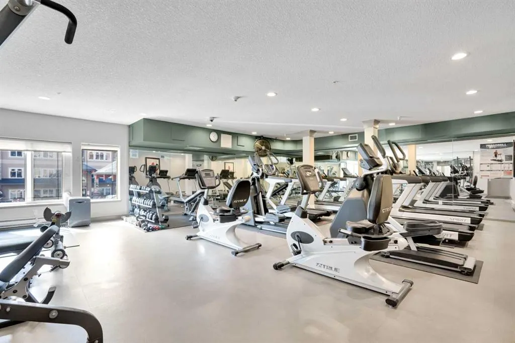 20 Discovery Ridge Close SW, #323